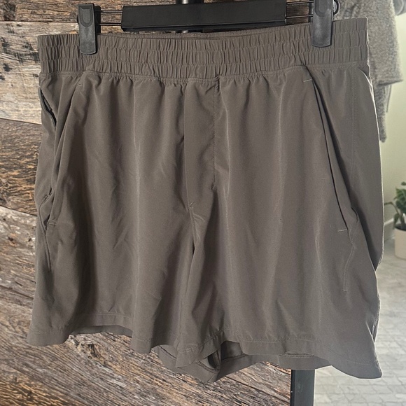 Lululemon Pace Breaker 5” Shorts in Rover - Picture 3 of 11